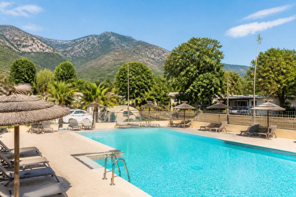 Camping avec piscine dans les Pyrénées-Orientales : profitez pleinement de vos vacances en plein air