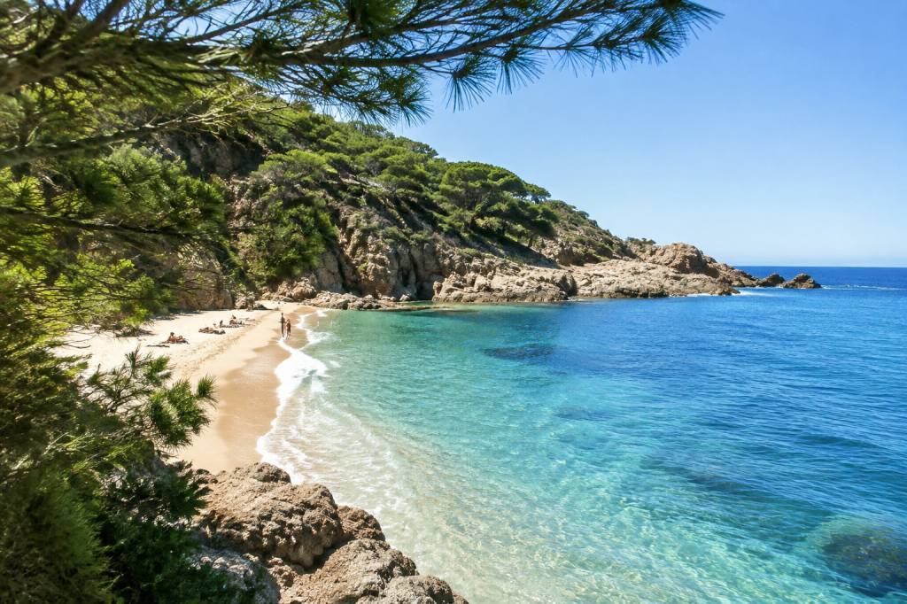 Les playas nudistas les plus prisées pour des vacances naturistes en Espagne