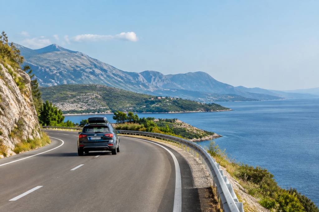 Autoroute en Croatie : conseils pratiques pour un voyage naturiste réussi