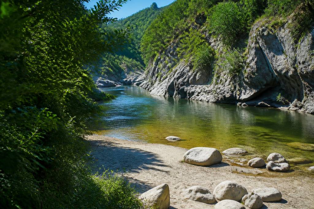 Naturiste Gard : les meilleurs lieux et expériences naturistes dans le Gard