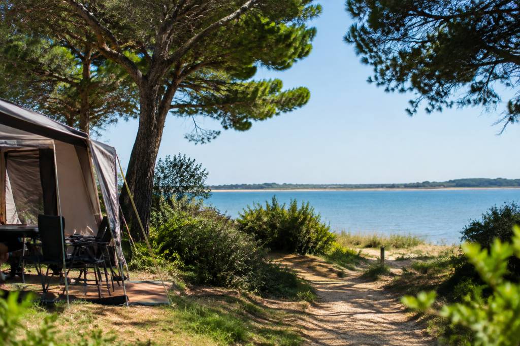 Camping le Mas de la Lagune : séjour naturiste entre mer et nature
