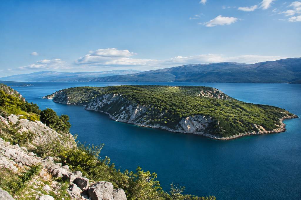 Découvrir Otocac, une escapade nature en Croatie