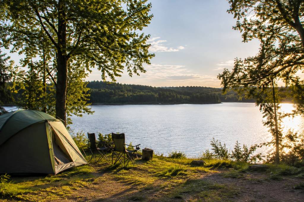 Camping au lac de Vassivière : séjour nature au cœur du Limousin